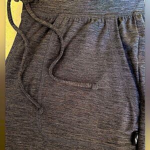 NWOT M Skechers “Go Walk” brushed joggers in a versatile asphalt/charcoal tone.